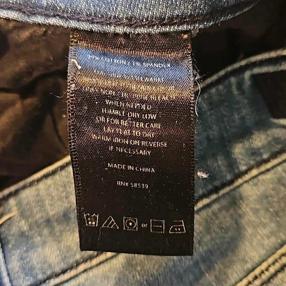 👖KUT FROM THE KLOTH DISTRESSED CROPPED JEANS👖